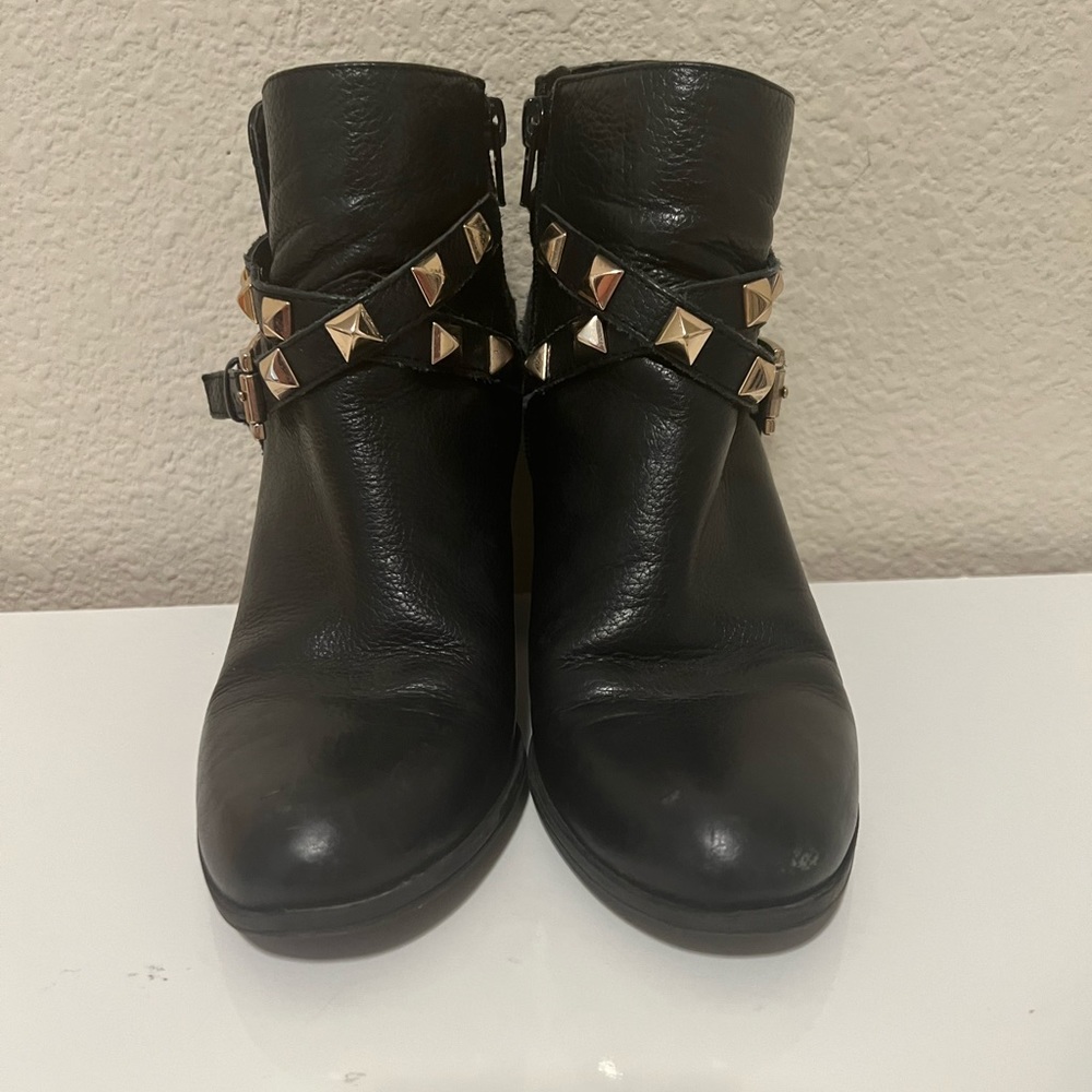 Guess Delfina Booties